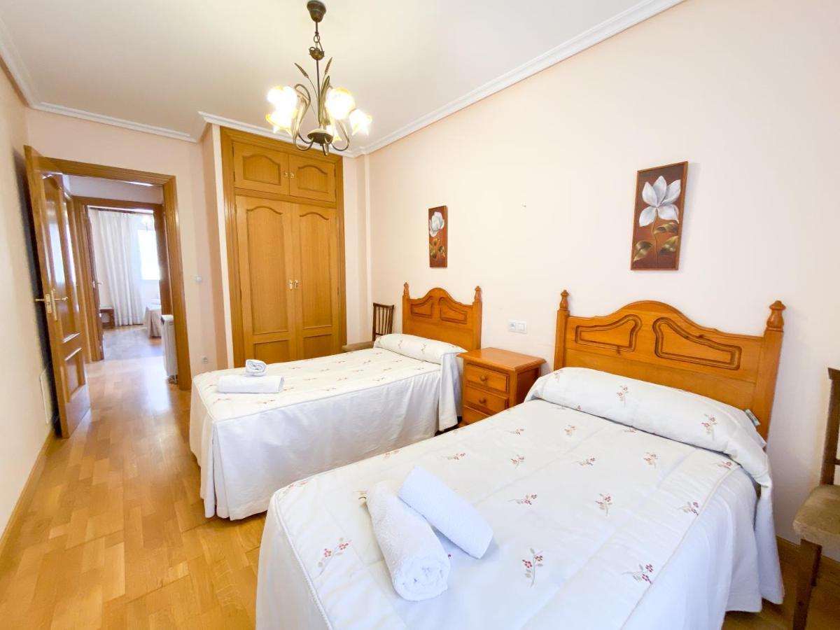 Vivienda Turistica Los Leones Berlanga de Duero Zewnętrze zdjęcie